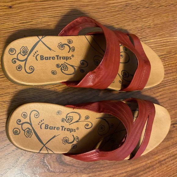 BEAR TRAPS Shoes Bear Traps Red Leather Upper Sandal Comfort Slip